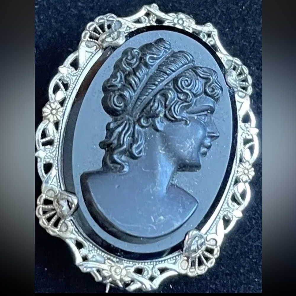 Vintage Black Cameo Sterling Silver Brooch/Pin. Victorian